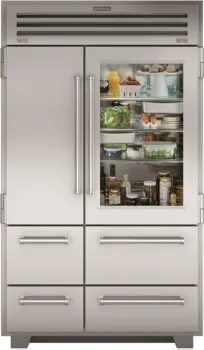 Credit: Sub-Zero Front view of the Sub-Zero PRO series refrigerator