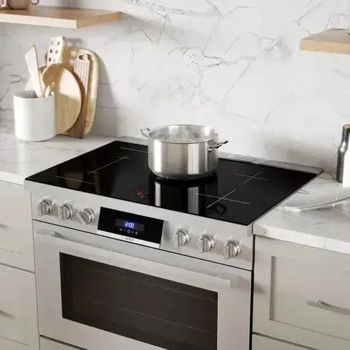 A Bosch 800 Series induction range in a kitchen