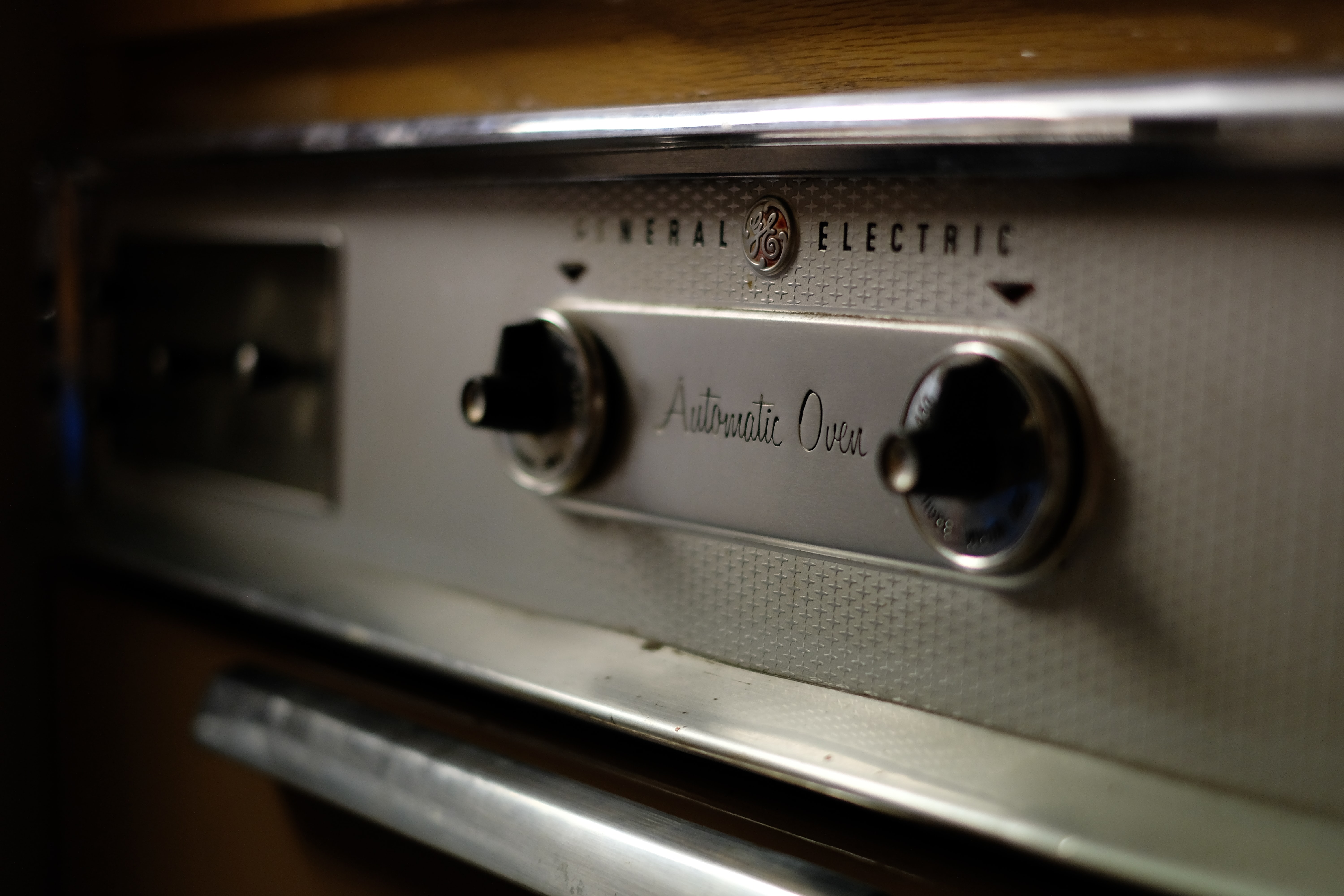 Credit: GE Antique Vintage GE Oven
