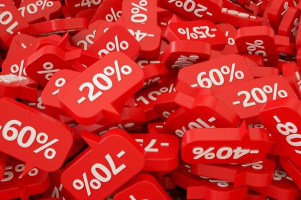 A 3D graphic of discount appliance percentages in red A 3D graphic of discount appliance percentages in red