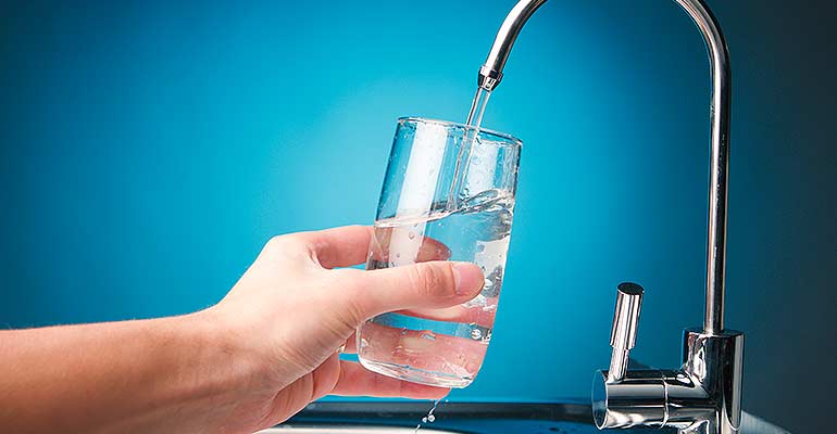 Clean Filter Water from Faucet Filtered Water from Faucet