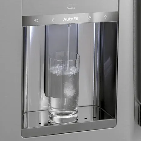Credit: GE Profile Water dispensing from the GE Profile PXD22BYPFS water dispenser