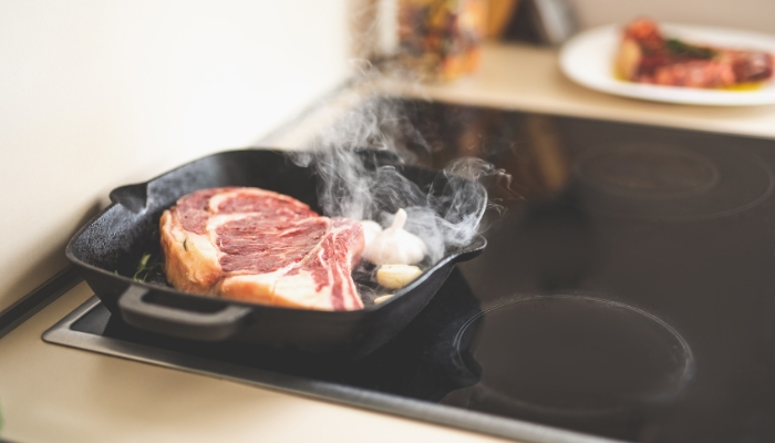 App_Indoor-BBQ-Guide_1.jpg Steak grilling on the stovetop