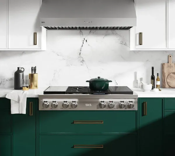 The SKS SKSRT480SIS rangetop in an emerald-themed kitchen 