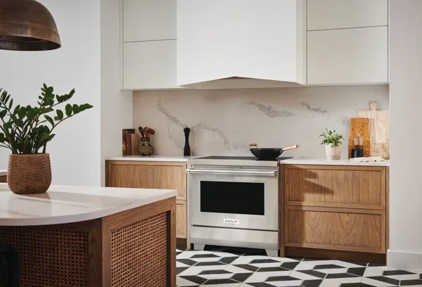 The Wolf IR36550/S/P 36” induction range in a high-end kitchen
