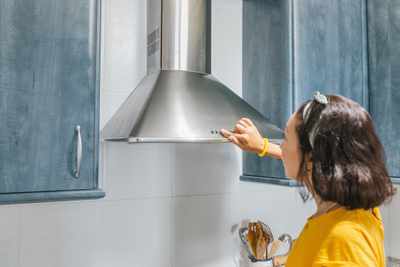 Friedman's Yellow Shirt Range Hood Friedman's Yellow Shirt Range Hood