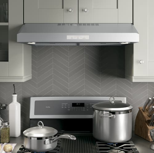 Under Cabinet vs. Wall Mounted Range Hoods Under Cabinet vs. Wall Mounted Range Hoods