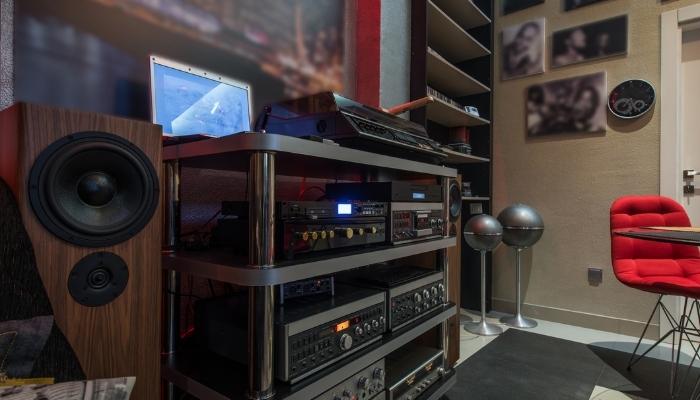 CI_Debunked-Audio-Myths_2.jpg Awesome sound system in apartment