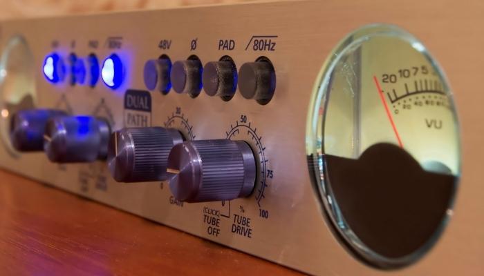 CI_Types-of-Preamps_2.jpg Vacuum tubes inside preamp