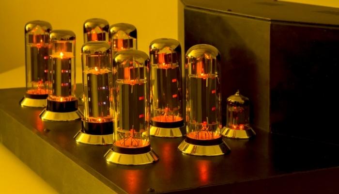 CI_Types-of-Preamps_2.jpg Vacuum tubes inside preamp