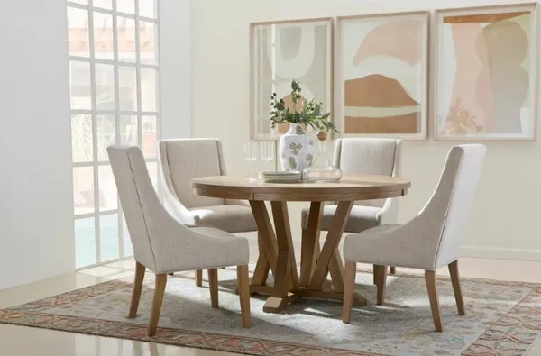 Credit: Flexsteel The Flexsteel Lattice collection dining room set in a dining room