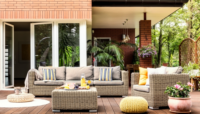 Furn_outdoor-furniture-summer-guide_1.jpg A comfy patio with cushy furniture