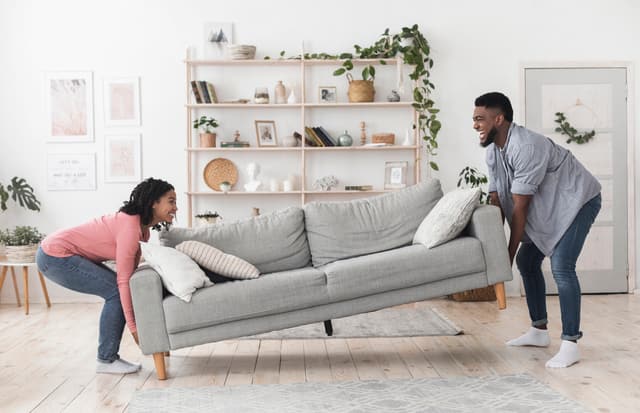 couple-lifting-sofa couple-lifting-sofa