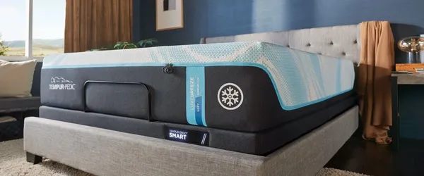 A close-up of the Tempur-Pedic TEMPUR-LuxeBreeze mattress