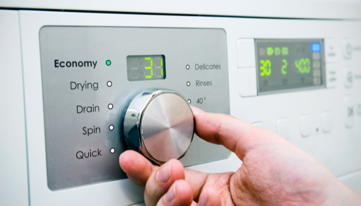 Serv_Washing-Machine-Control-Panel-Issues_5.jpg Closeup of a fully functioning washing machine control panel