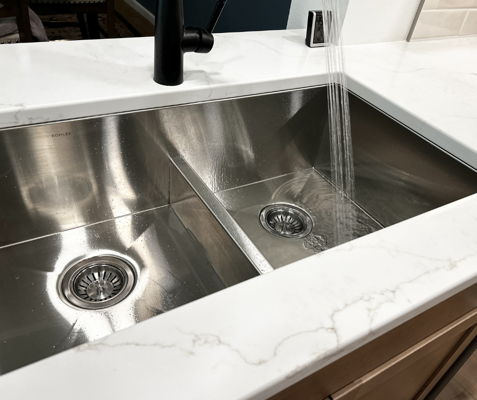 undermount Kohler low smart divide sink in stainless steel