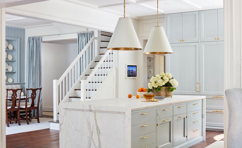 olf 30” warming drawer with a custom panel shown in a kitchen designed by Matthew Quinn 