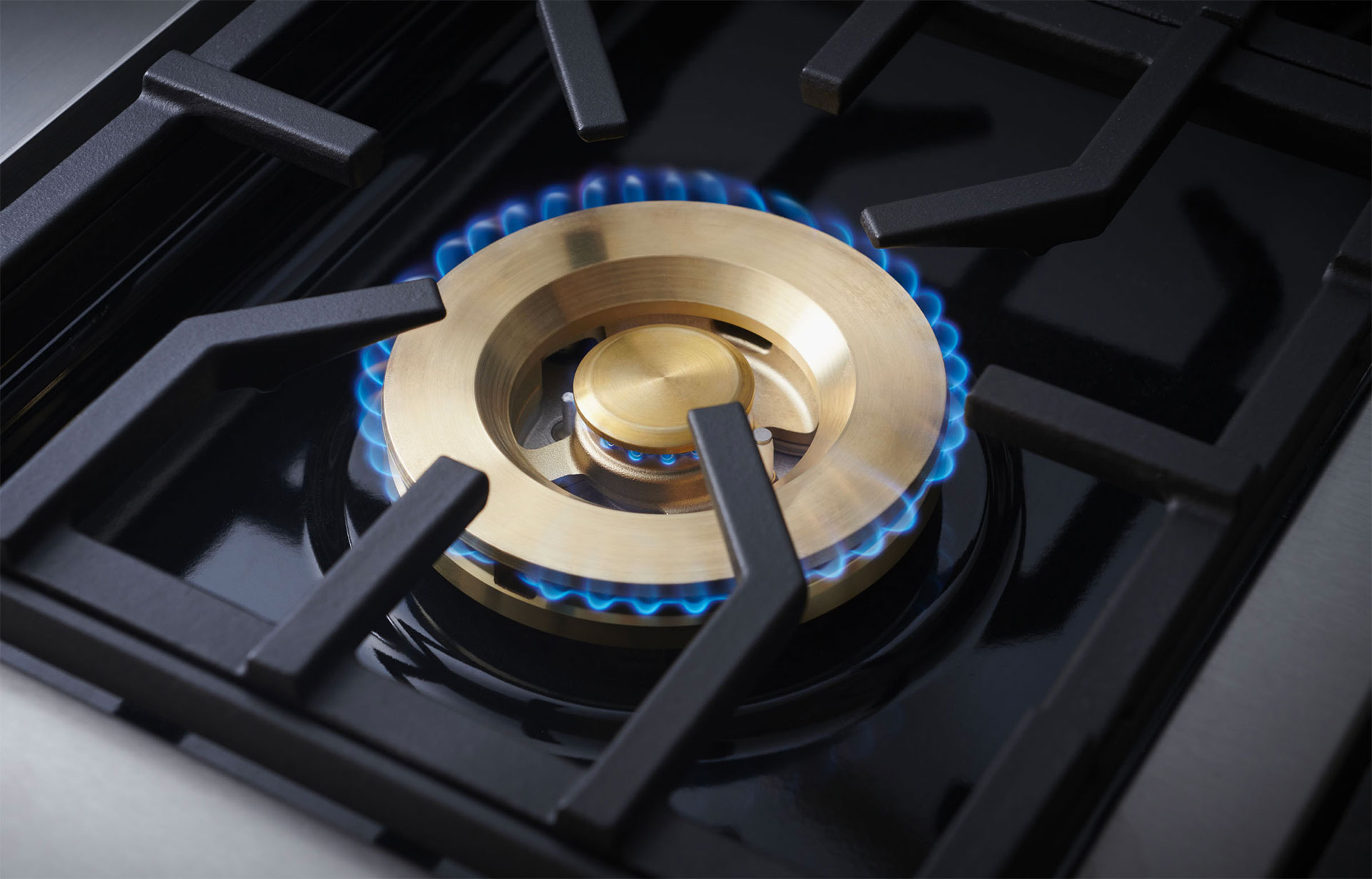 Close up of Monogram sealed brass burner 