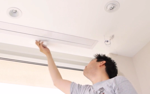 Installing Projector Screen Installing Projector Screen