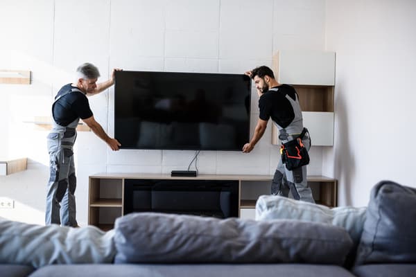 AV Expert Installing a TV