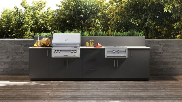 Alfresco Luxury Outdoor Kitchen