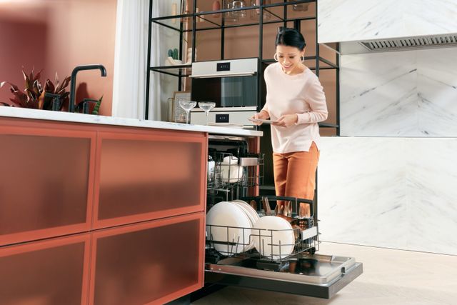 Café Dishwasher Hero Image
