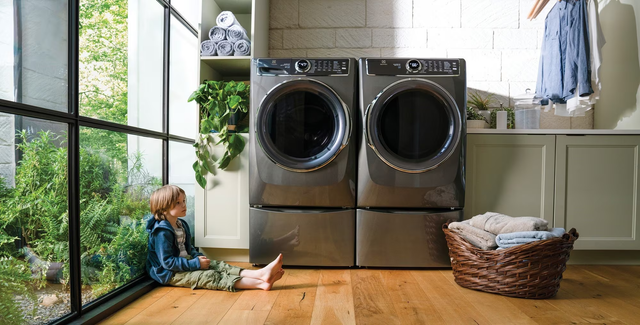 High-capacity washer and dryer set
