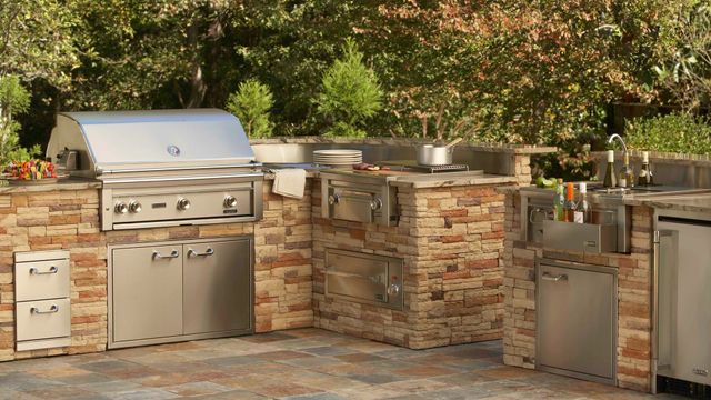 Lynx Outdoor Kitchen