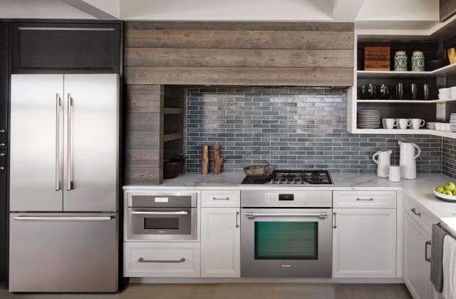 Credit: Thermador Front view of a modern kitchen with a Thermador appliance package