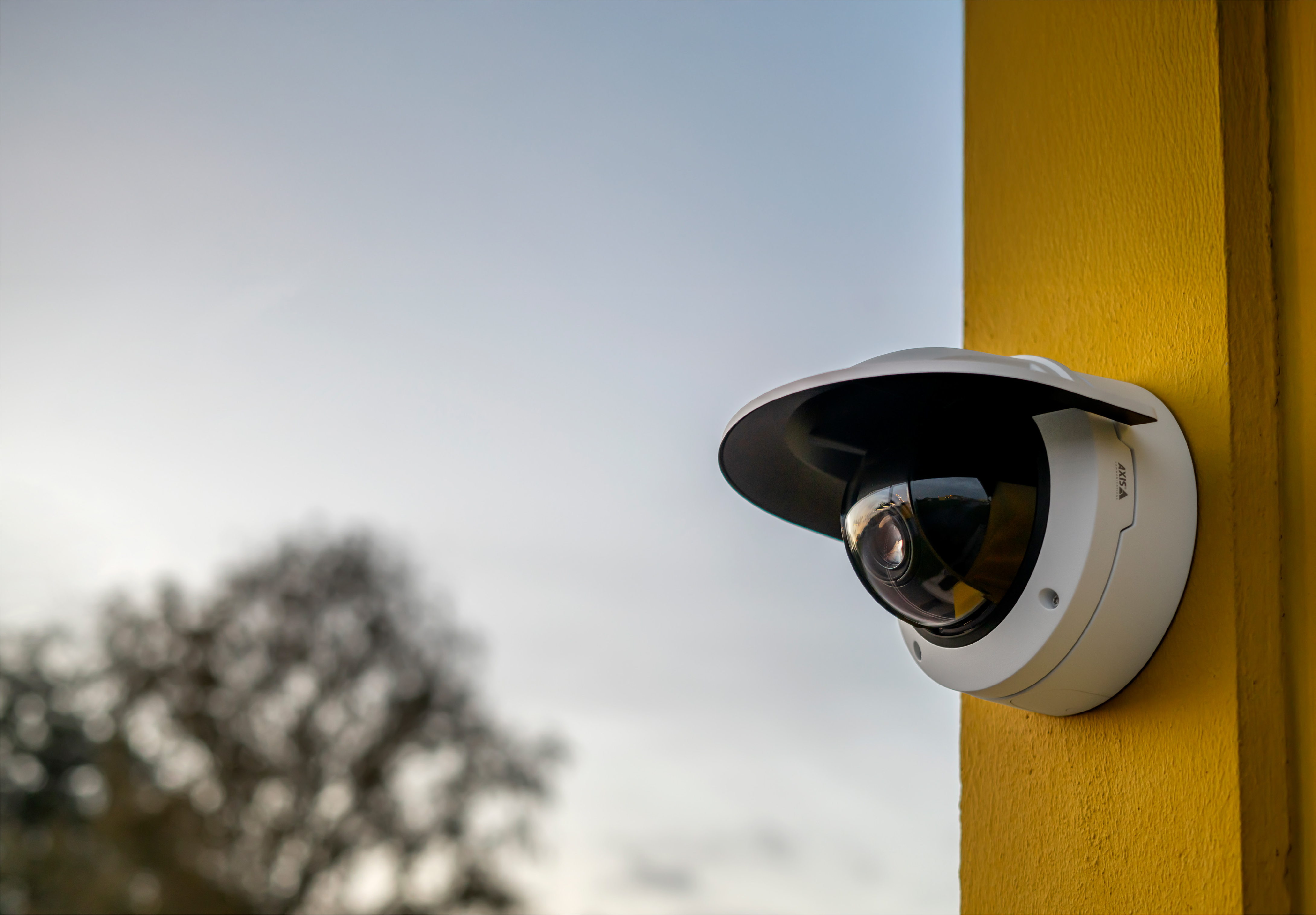 axis-camera-on-wall axis-camera-on-wall
