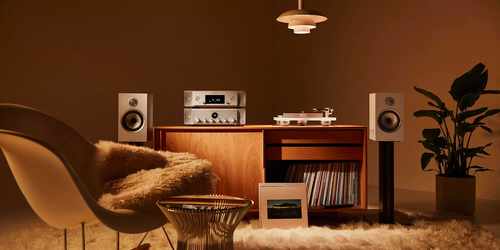 Marantz Receiver and Speakers Marantz Receiver and Speakers