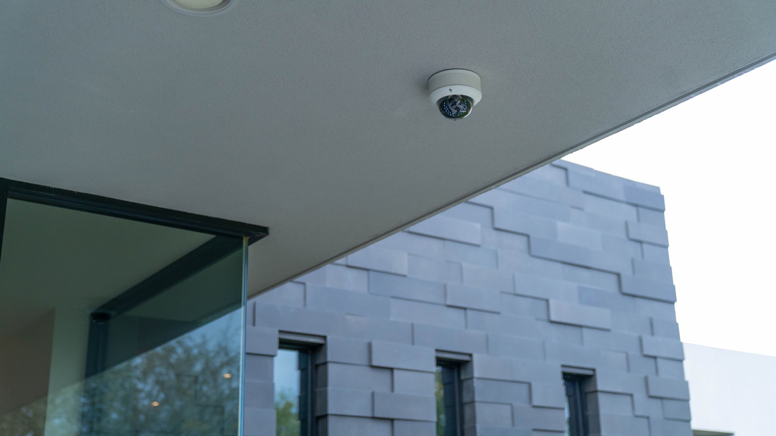 video-surveillance-hero video-surveillance-hero
