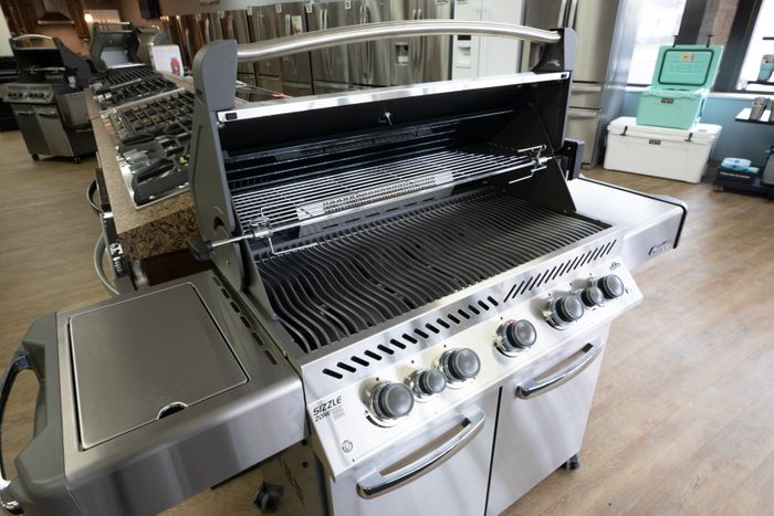 Charcoal Gas, Professional Gas and Pellet Grills.... What's the difference?