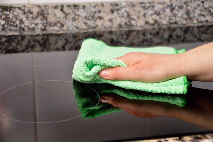 How To Clean Your Glass Cooktop The Maytag Store