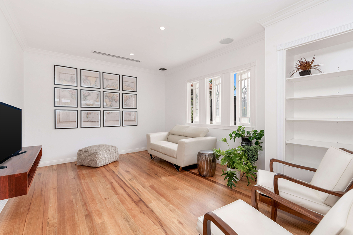 Chic Living Room Design With Nice Furniture And Decor