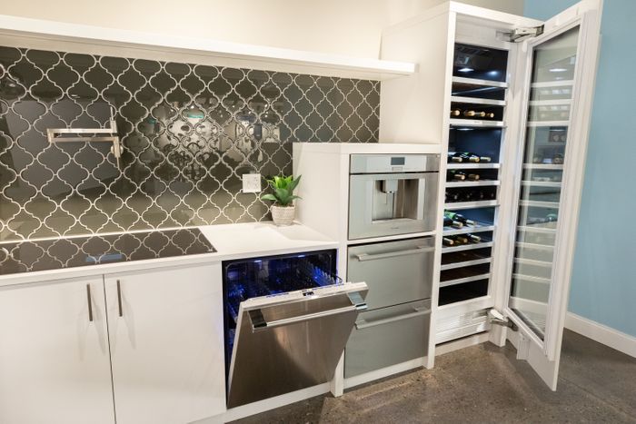 White Kitchens and Appliances