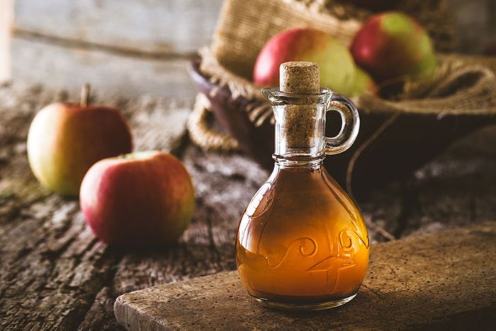 cleaning with apple cider vinegar