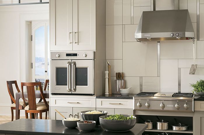 Bake Like a Pro with a Monogram Wall Oven