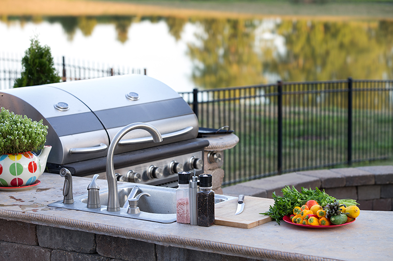 Start your Summer Right with an Outdoor Kitchen!