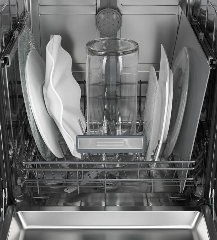 3 Reasons to Buy a Dishwasher with a Water Softener