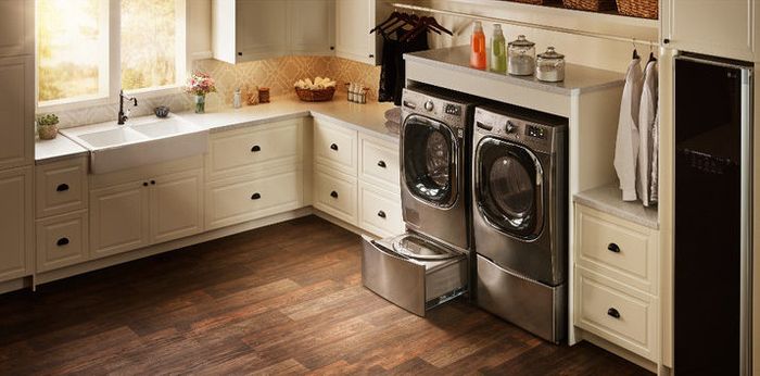 Discreet LG Sidekick Washer Made for Small Loads