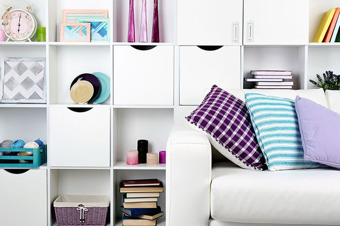 Style and Decorate Your Bookshelf with These How To's
