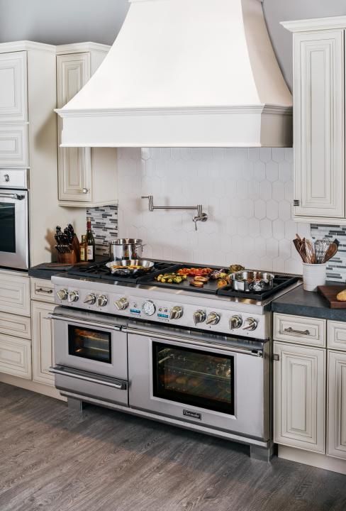 Cook Like A Pro With A Thermador Range Home Appliances Kitchen