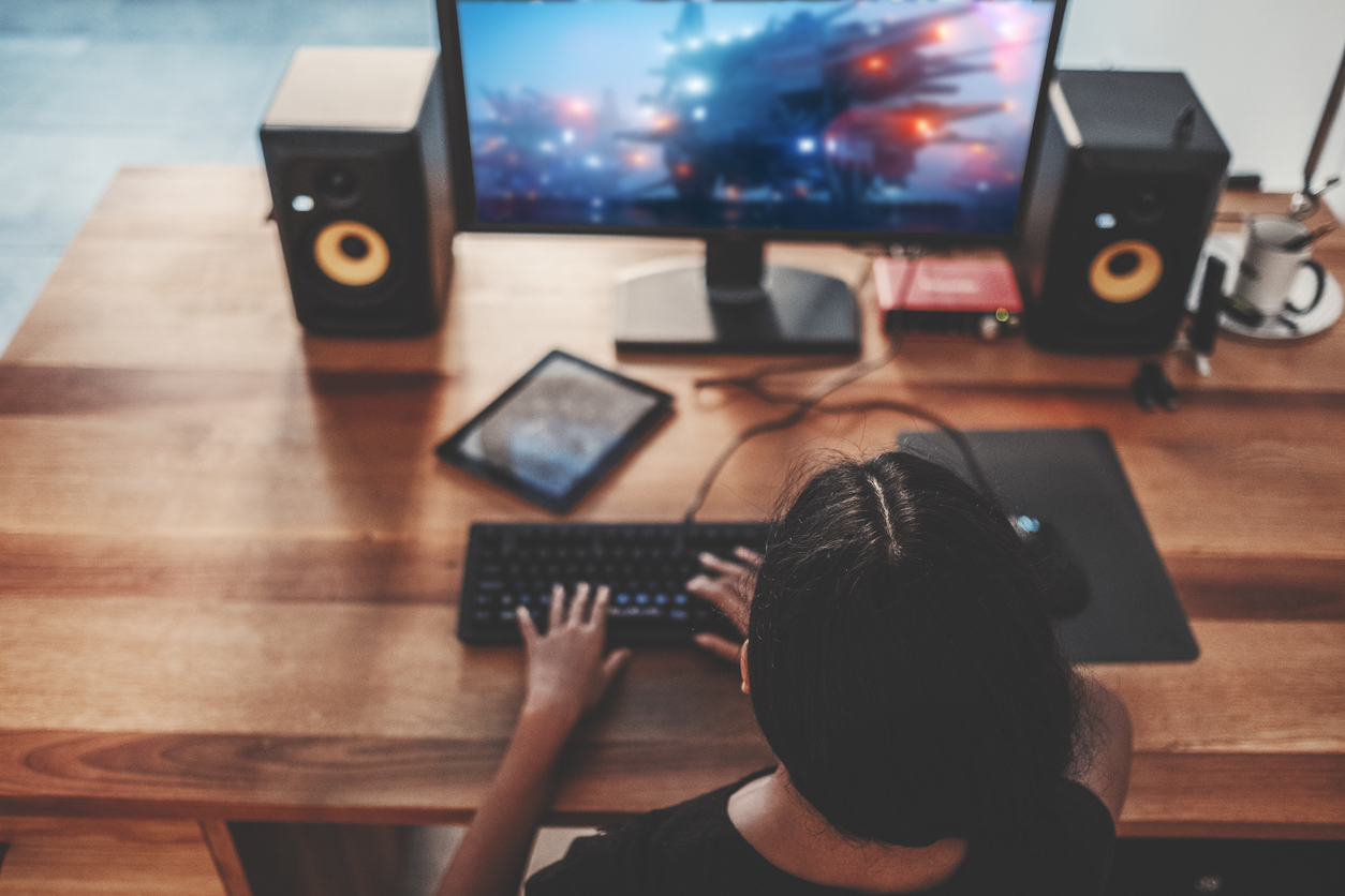 computer desk with speakers