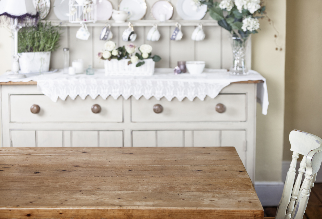 What is Cottagecore Dcor? All About the Latest Design Trend | Jim's Appliance and Furniture | Boise, ID What is Cottagecore Dcor? All About the Latest Design Trend | Jim's Appliance and Furniture | Boise, ID