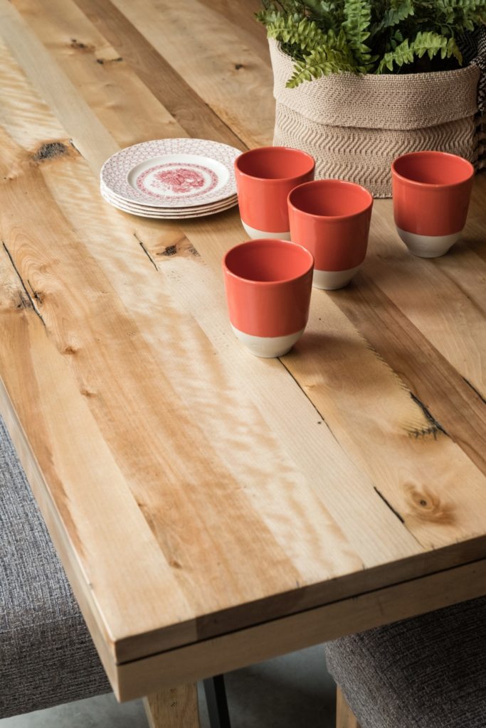Canadel table finish 