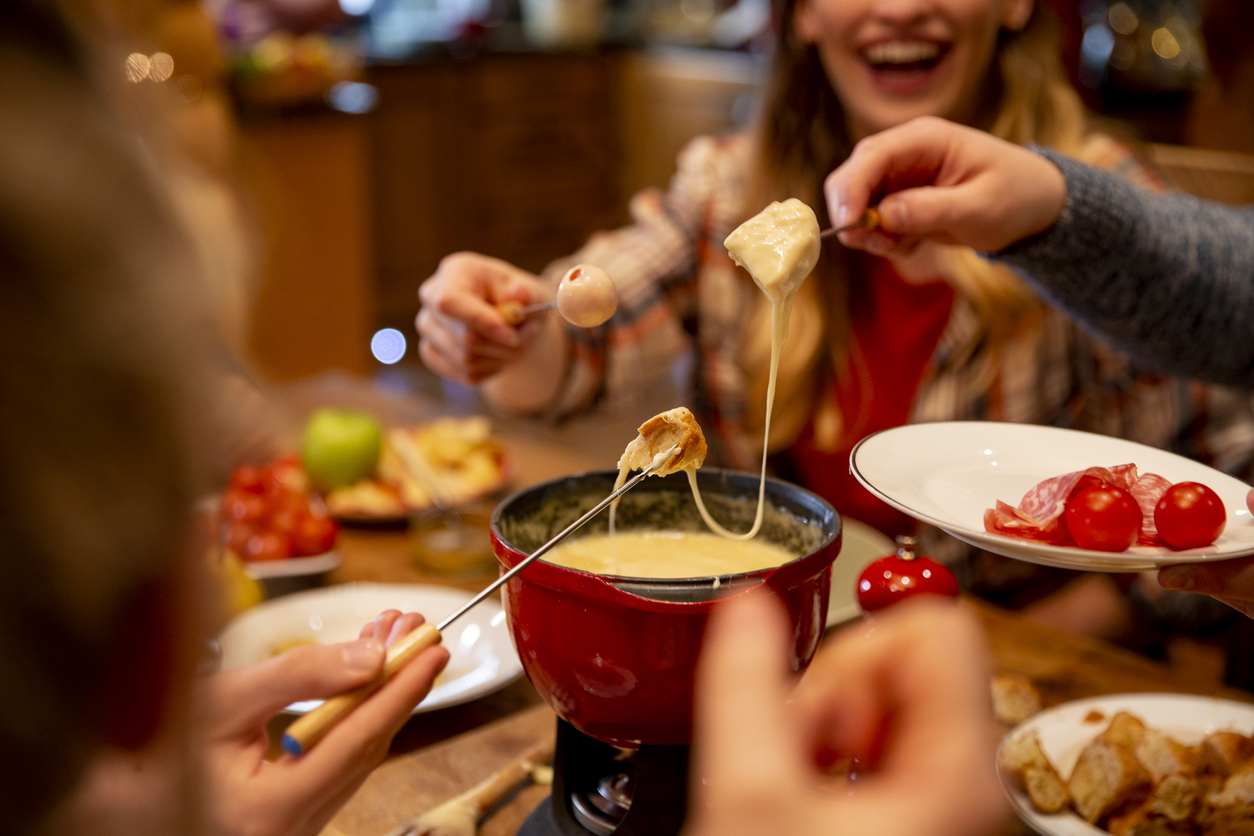 How to Have a Fondue Party This National Cheese Day | Grand Appliance ...