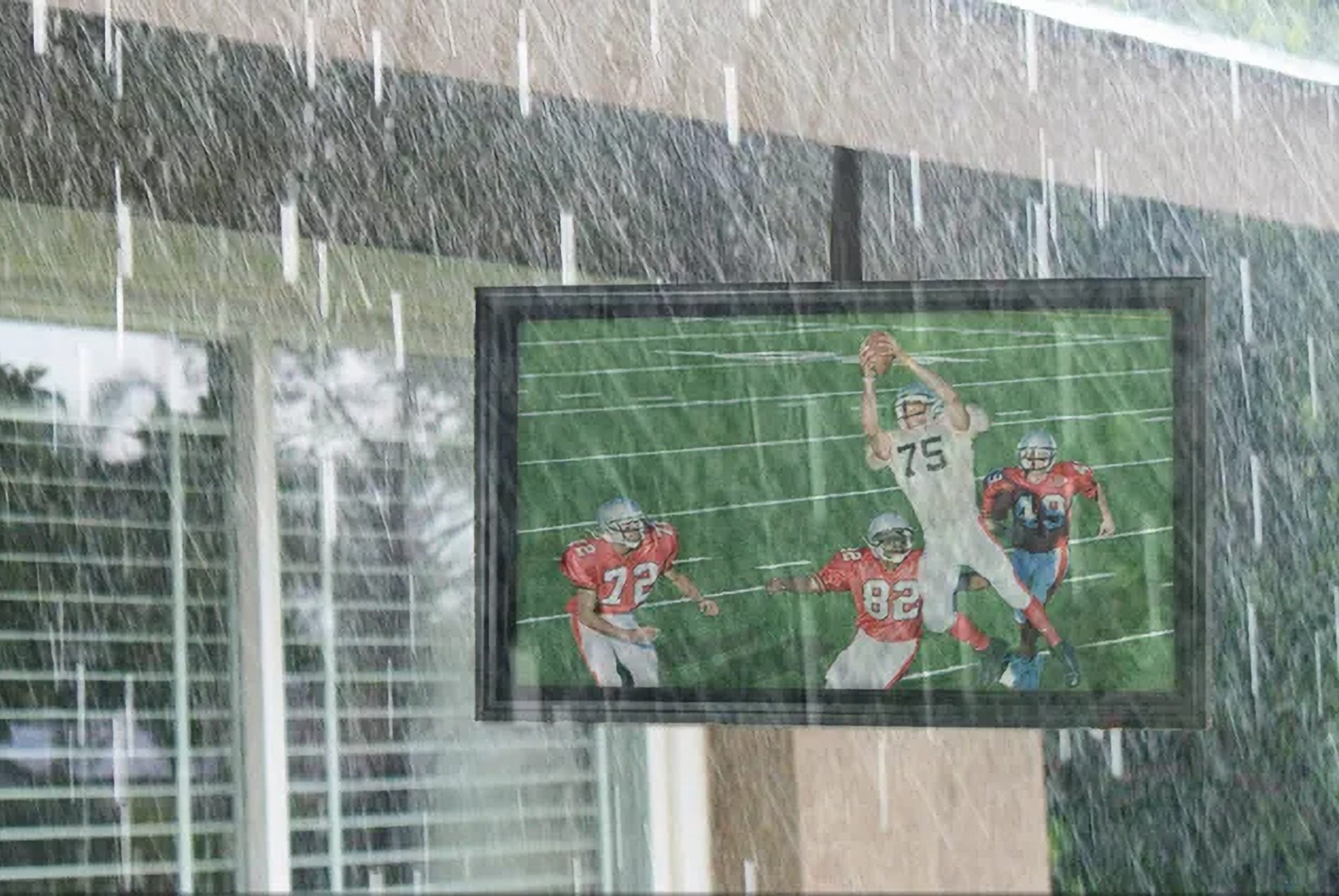 TV picture comparison, Indoor viewing versus Seura Outdoor viewing