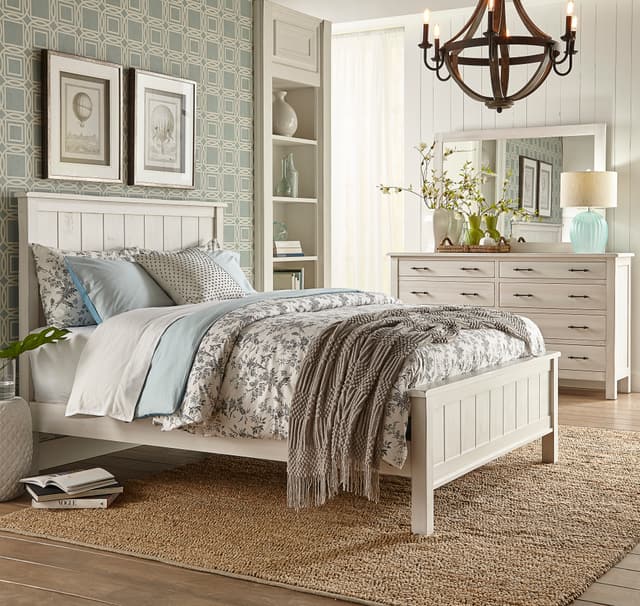 Daniel's Amish® Solid Wood Bryson Queen Panel Bed-4