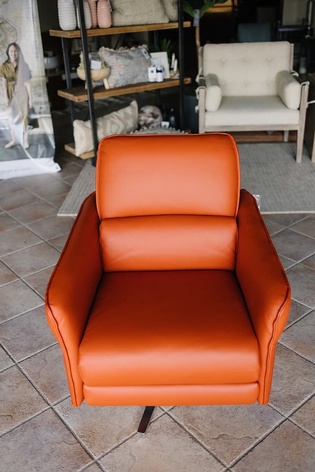 AURA LEATHER RECLINER-1